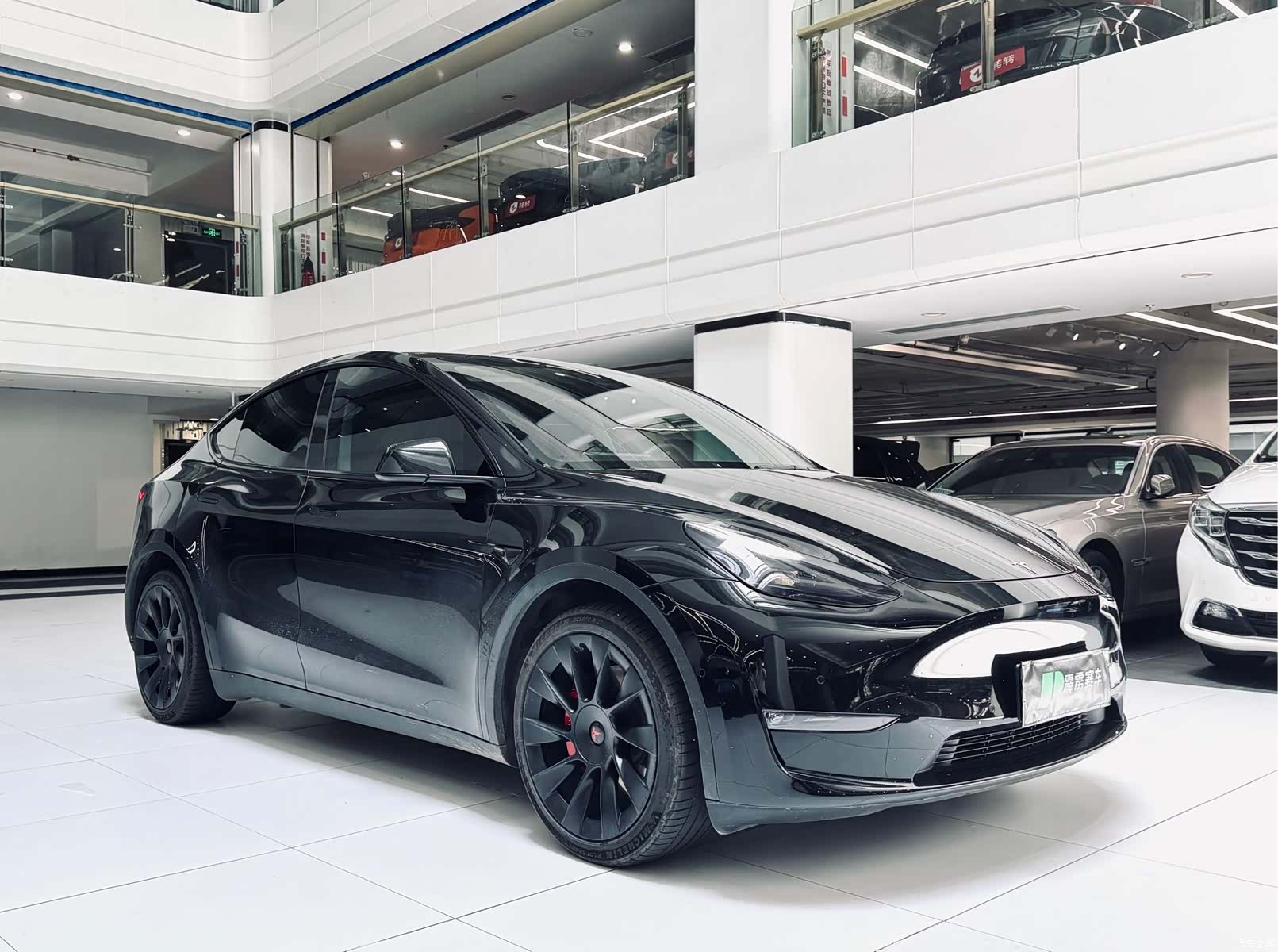 Tesla Model Y, 2021 все фото