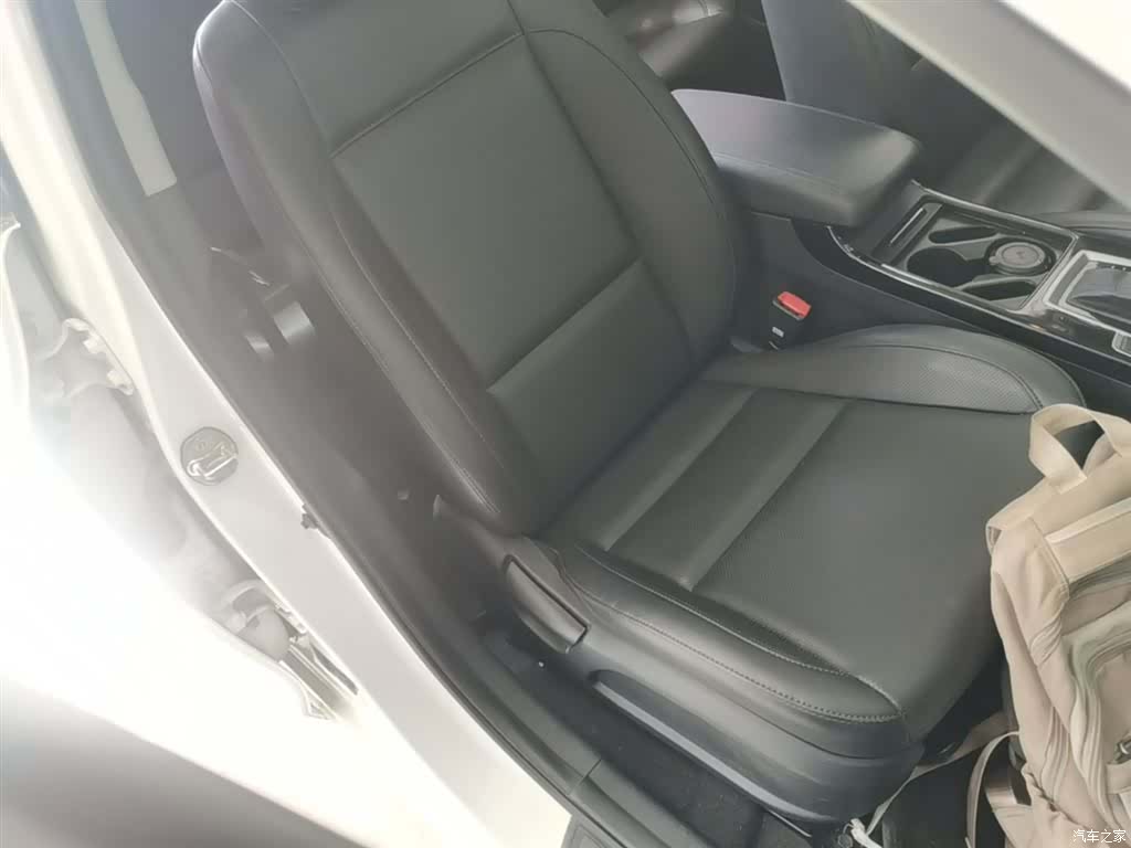 Hyundai GLS, 2015 25
