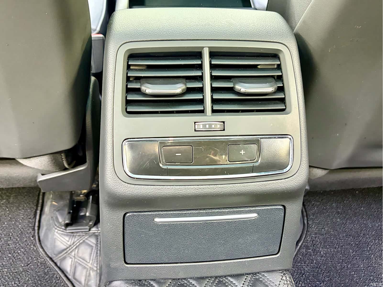 Audi A4L, 2022 10