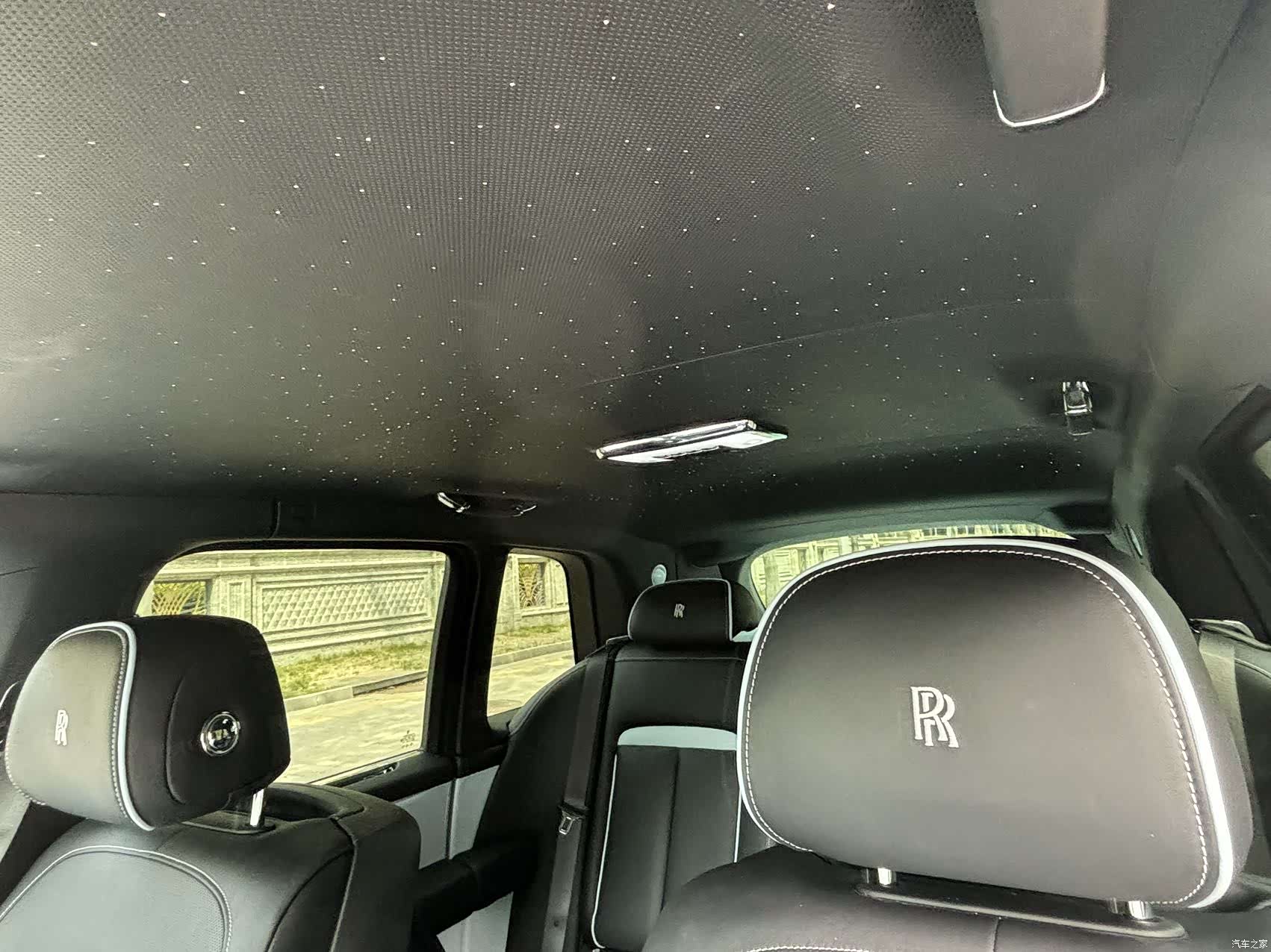 Rolls-Royce Cullinan, 2023 14