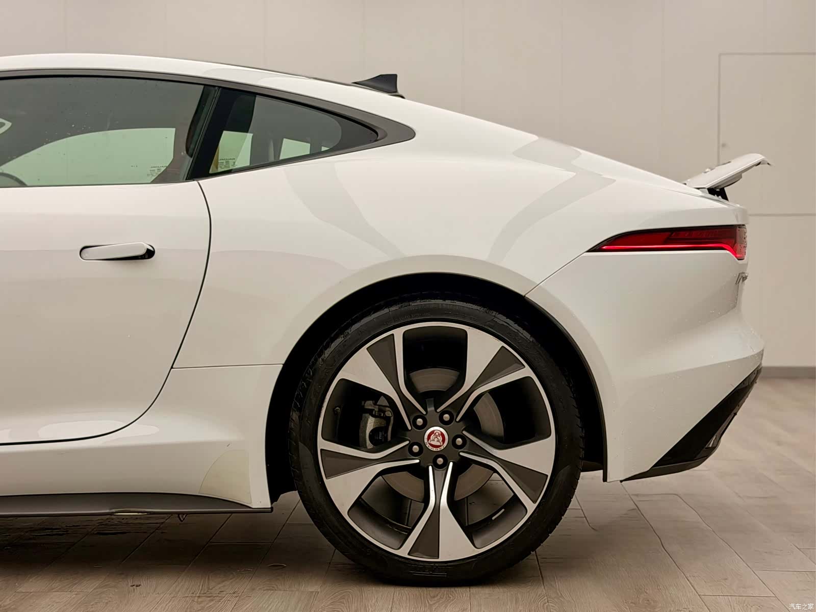 Jaguar F-TYPE, 2022 10