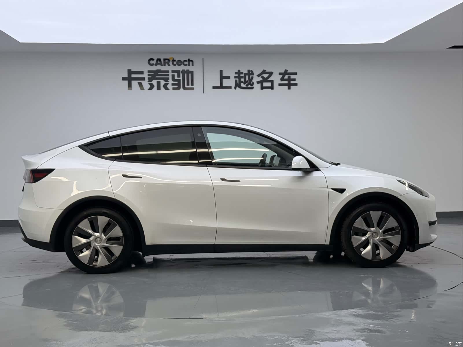 Tesla Model Y, 2023 4