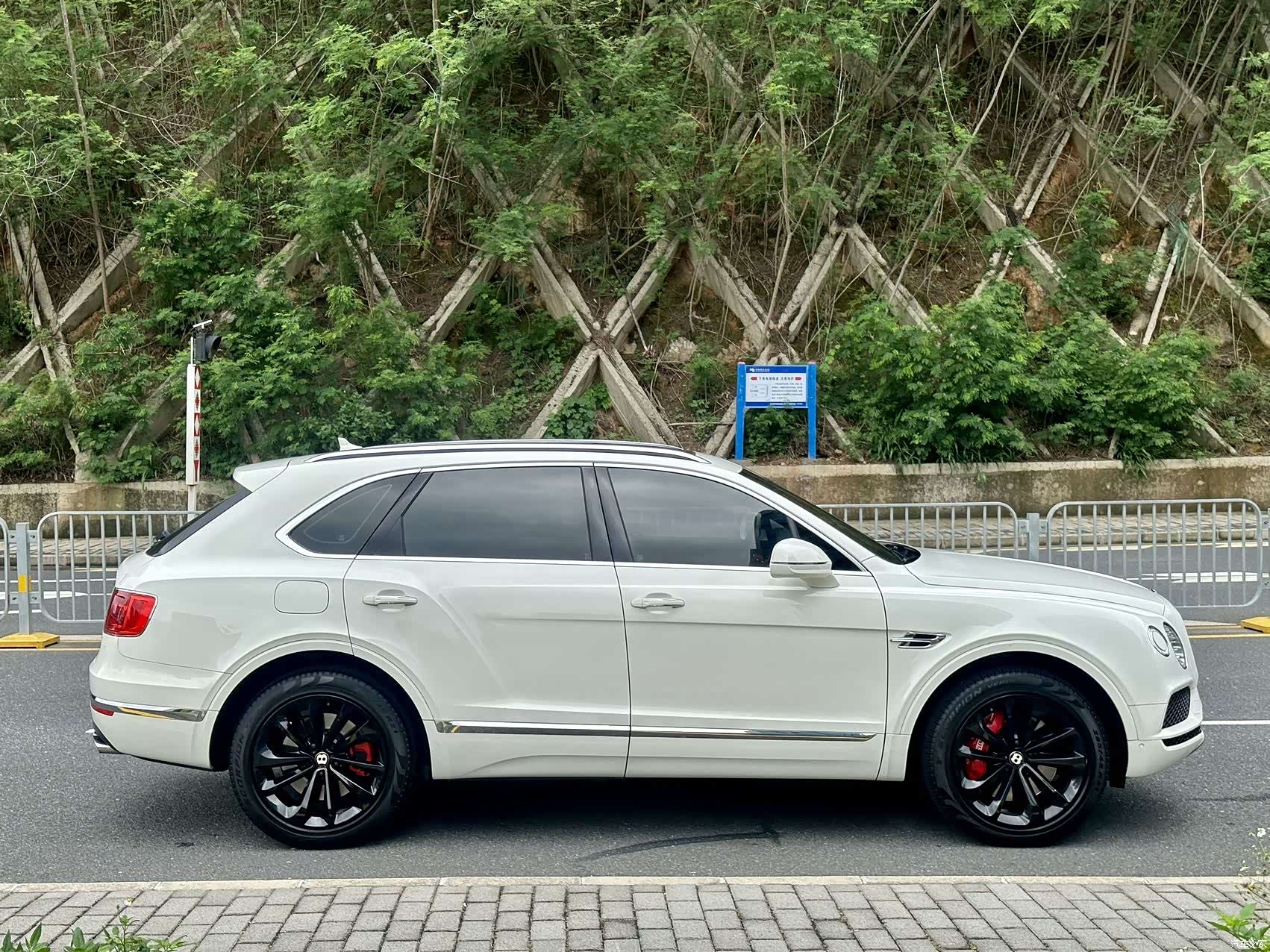 Bentley Bentayga, 2019 7