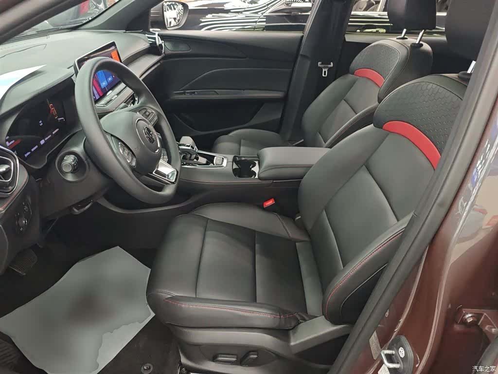 MG MG5, 2025 11