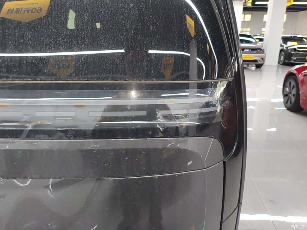 Li Auto MEGA, 2025 24