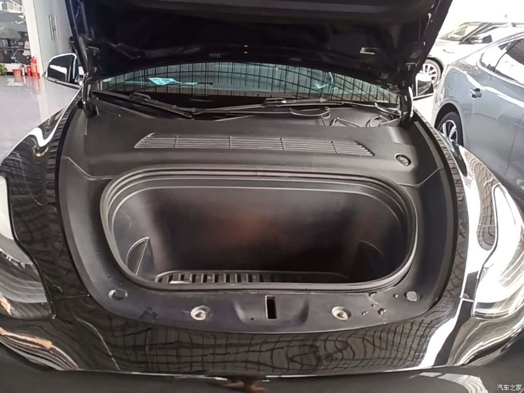 Tesla Model Y, 2023 20
