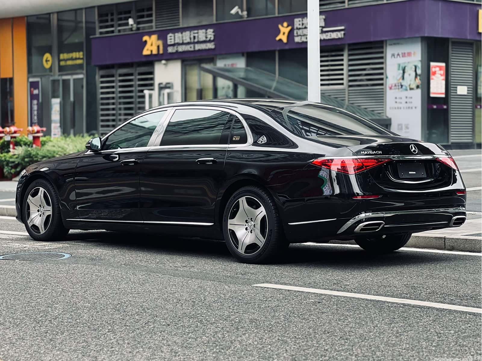 Maybach S-Class, 2021 3