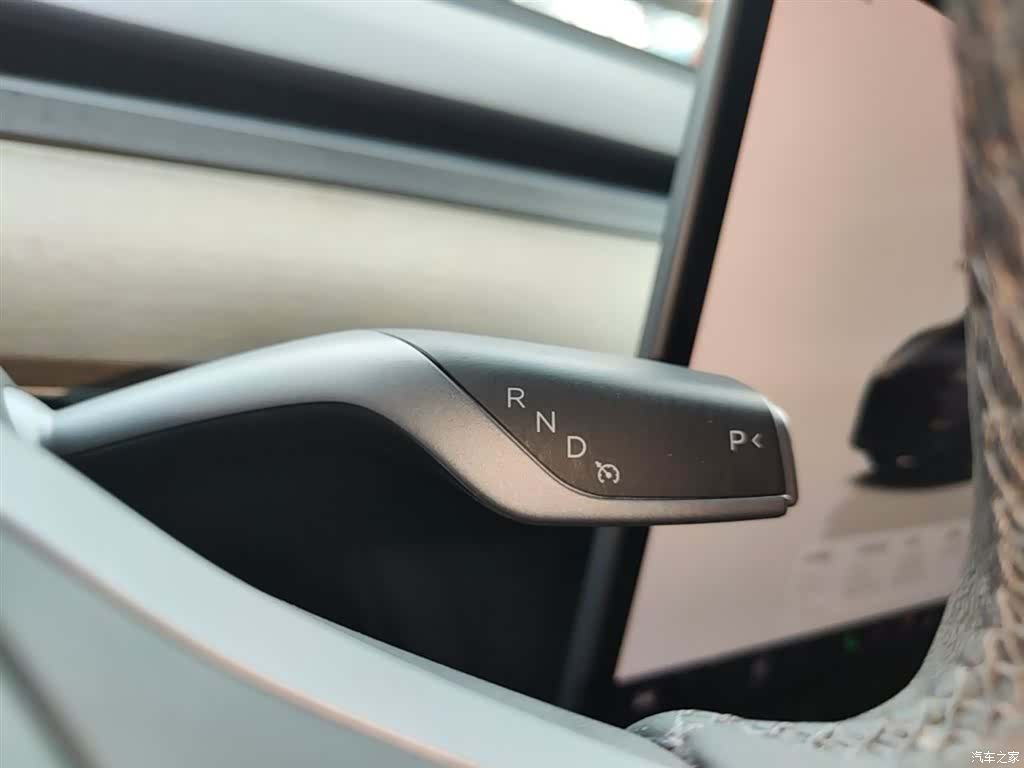 Tesla Model Y, 2022 14