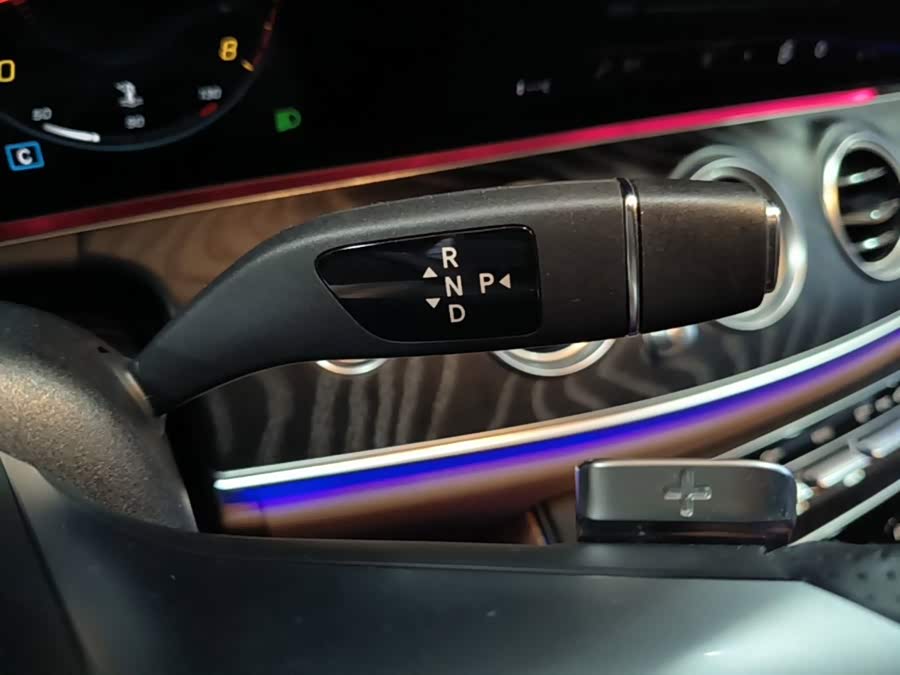 Mercedes-Benz E-Class 2023, фото 14