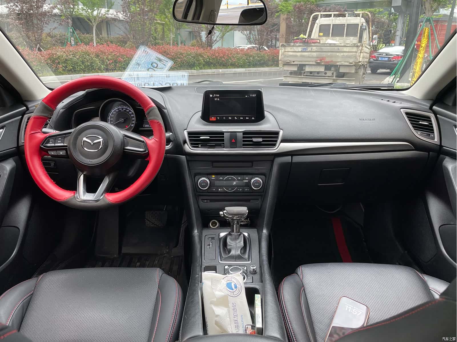 Mazda Mazda3, 2017 10
