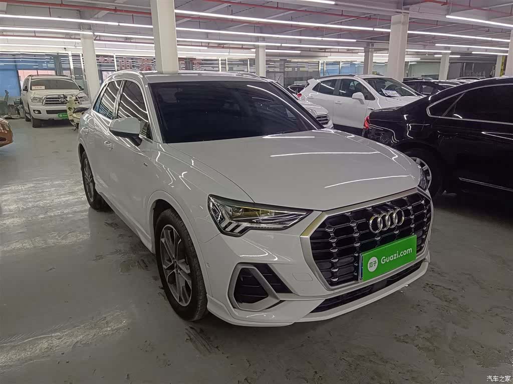 Audi Q3, 2023 4