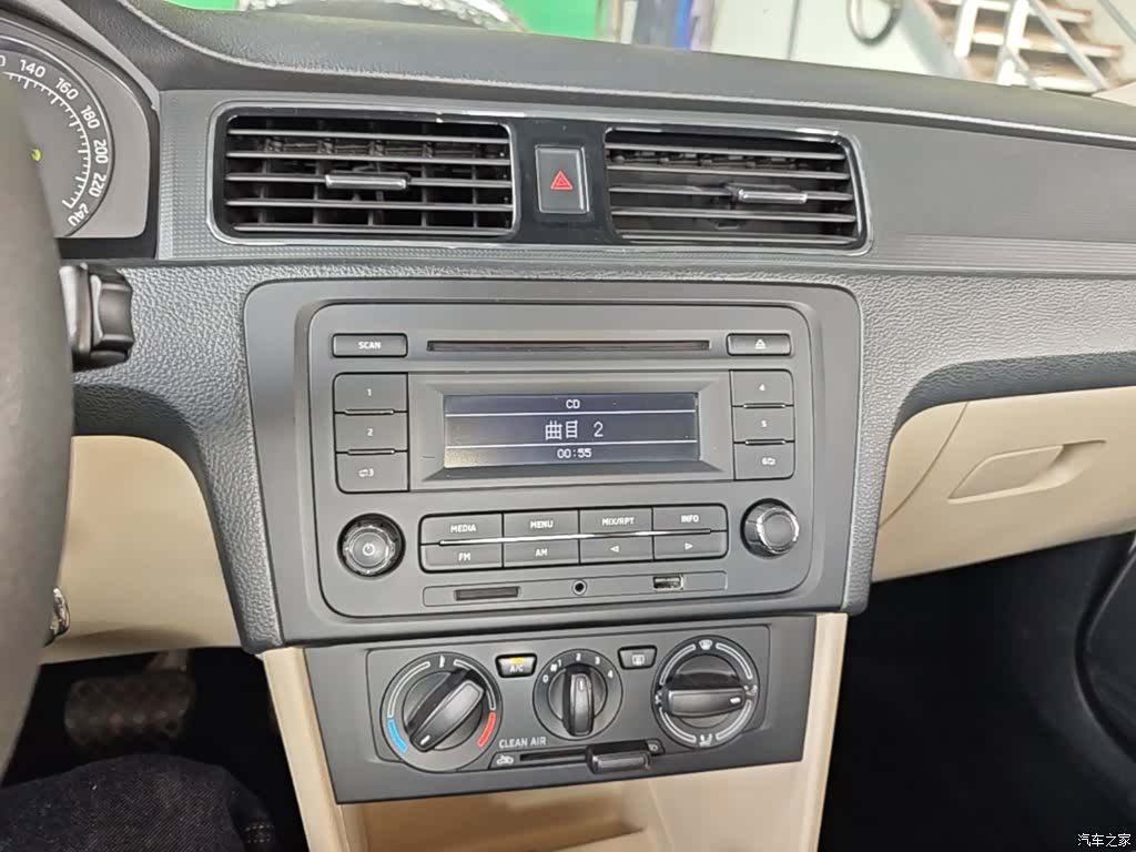 Skoda Rapid, 2016 все фото