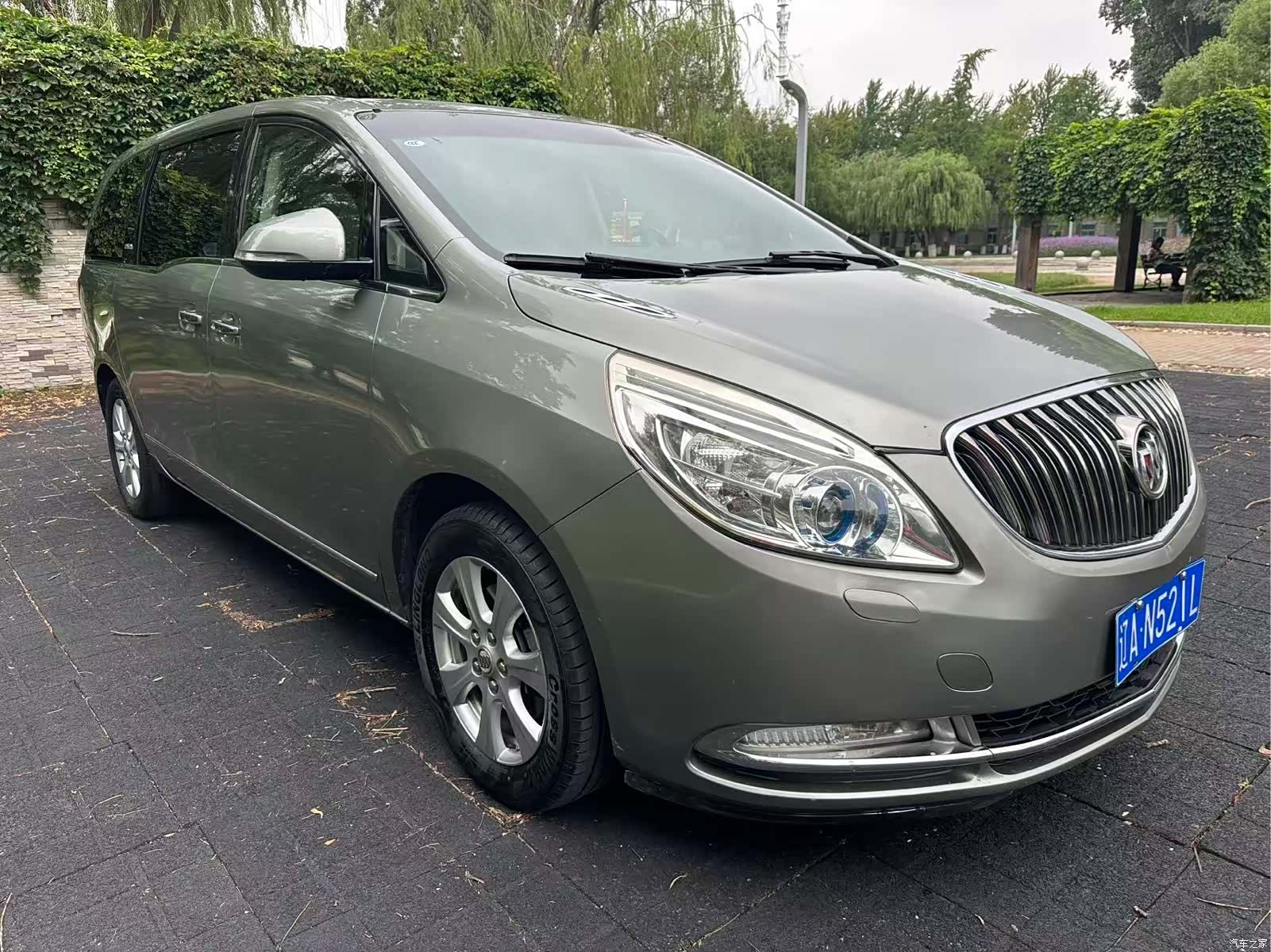 Buick GL8, 2015 3
