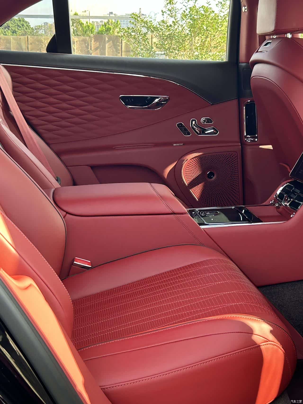 Bentley Flying Spur, 2021 9