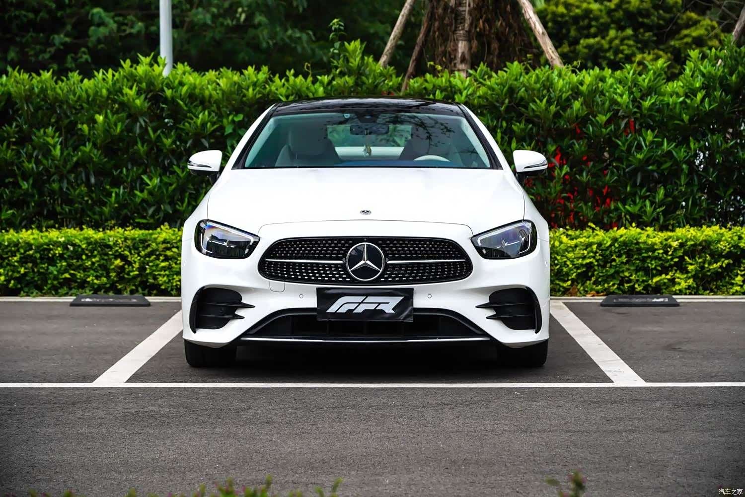 Mercedes-Benz E-Class, 2022 3