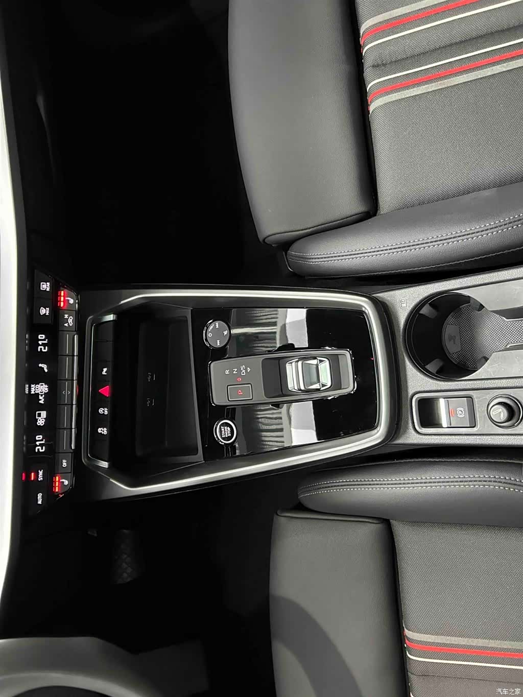 Audi A3, 2022 все фото
