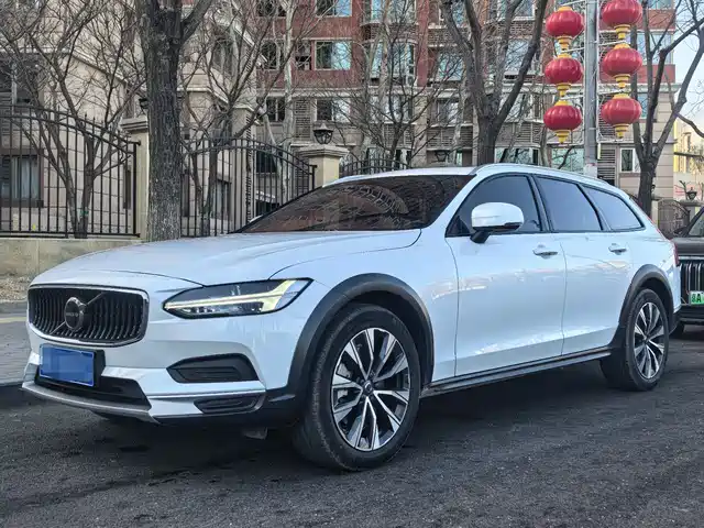 Volvo V90 2023 — купить из Китая под заказ