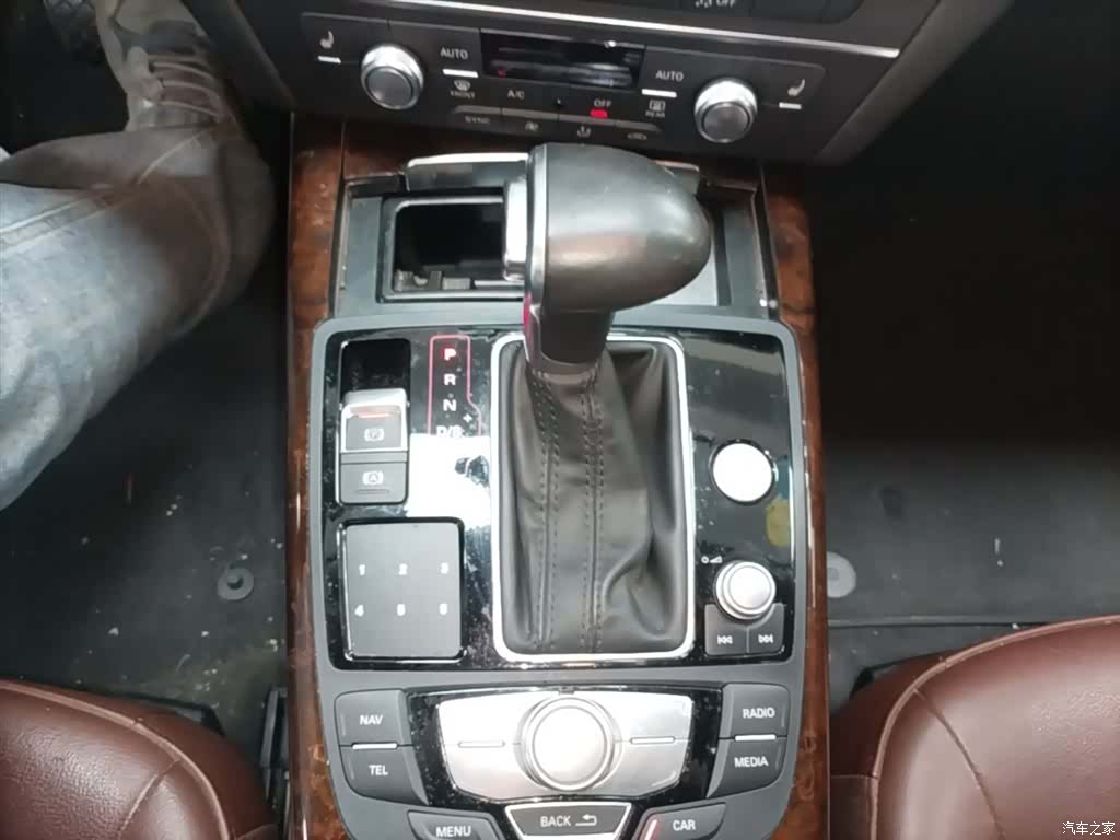 Audi A6L, 2015 14