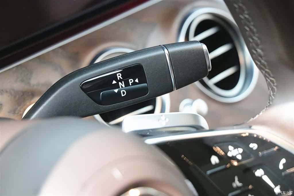 Mercedes-Benz E-Class, 2023 15