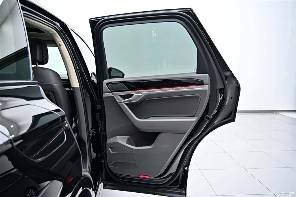 Volkswagen Touareg, 2023 22