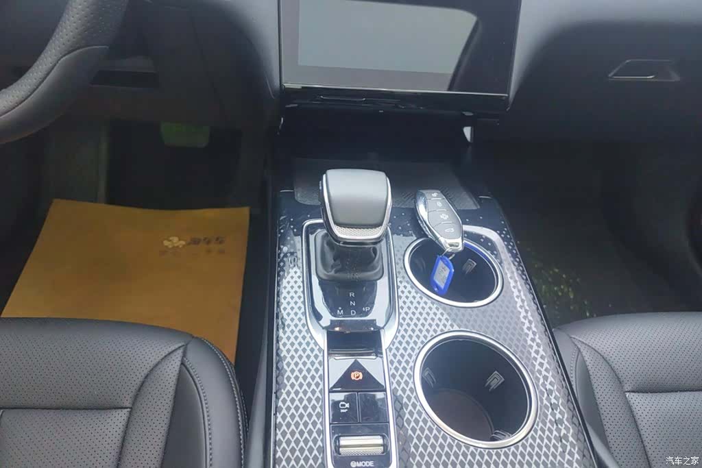 Hongqi HS3, 2024 16