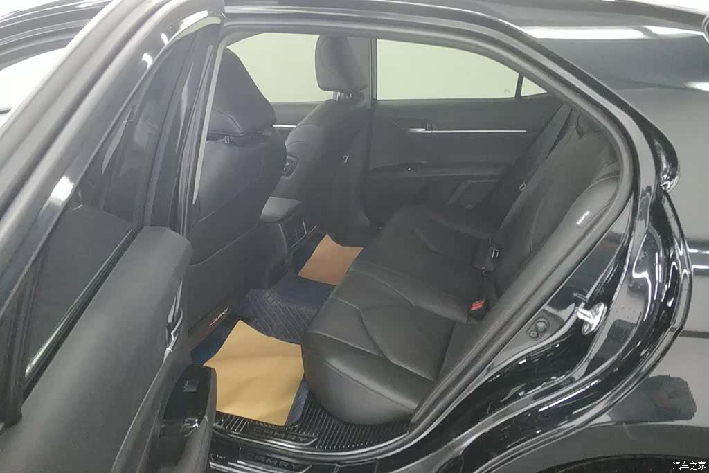 Toyota Camry, 2023 11