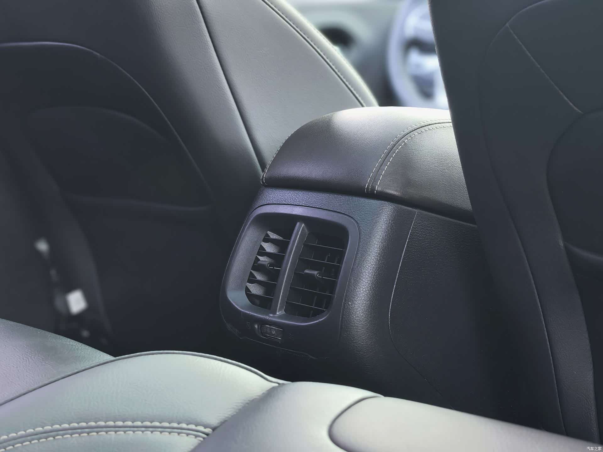 Jeep Cherokee, 2021 27