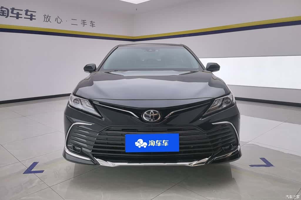 Toyota Camry, 2023 2