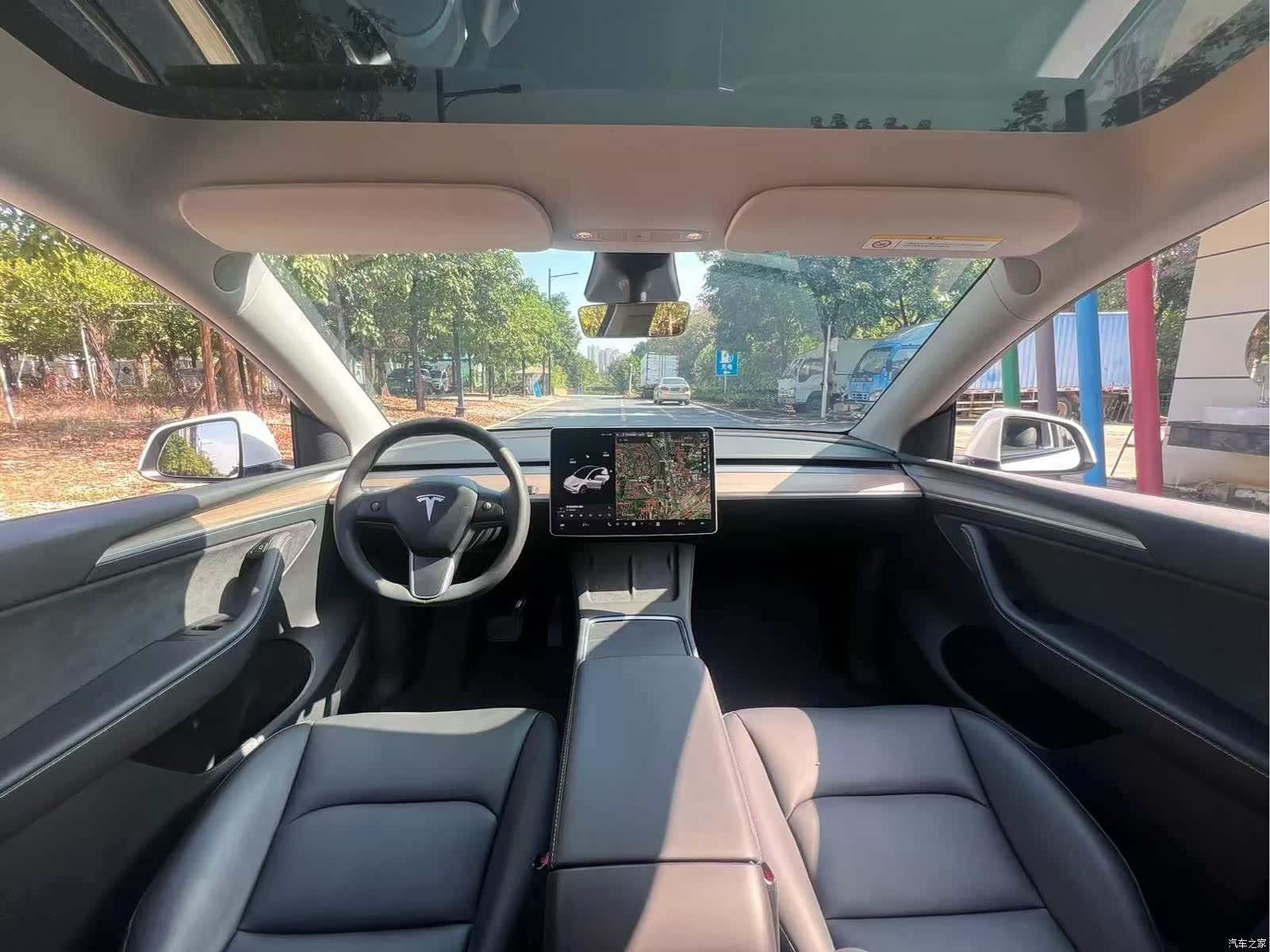Tesla Model Y, 2021 все фото