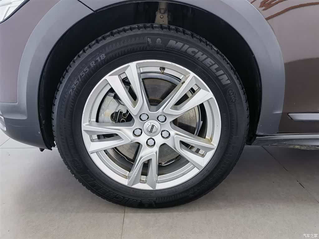 Volvo V90, 2019 17
