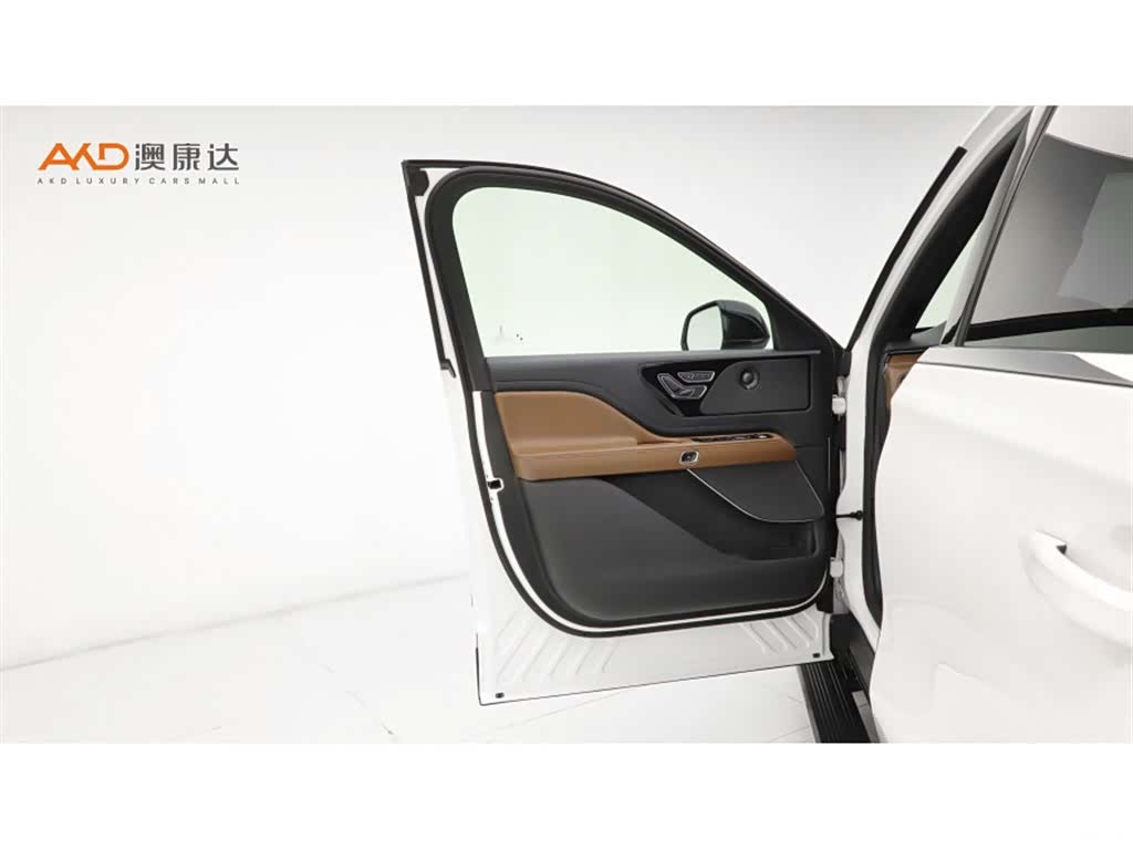 Lincoln Aviator, 2023 11
