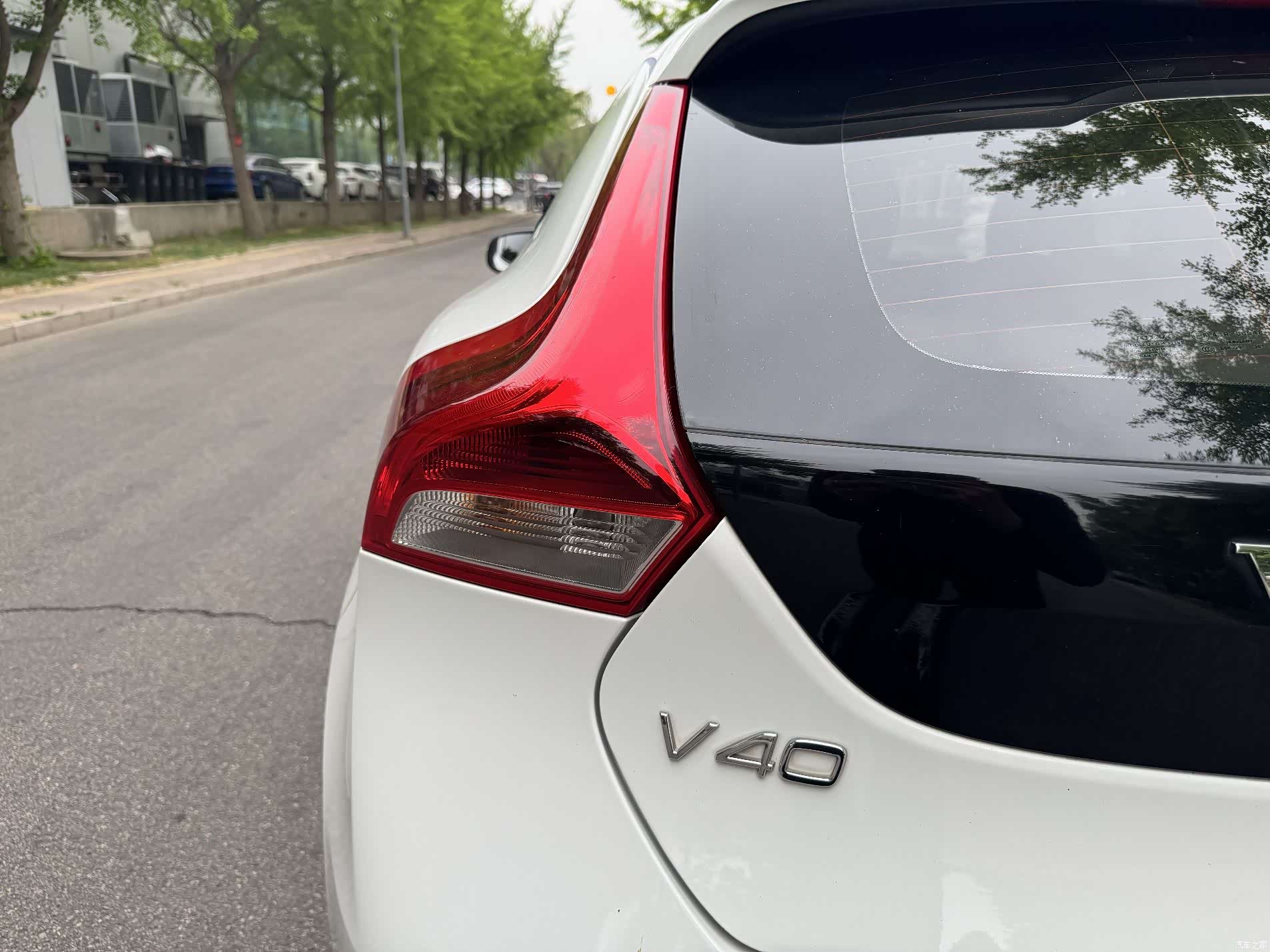 Volvo V40, 2015 25