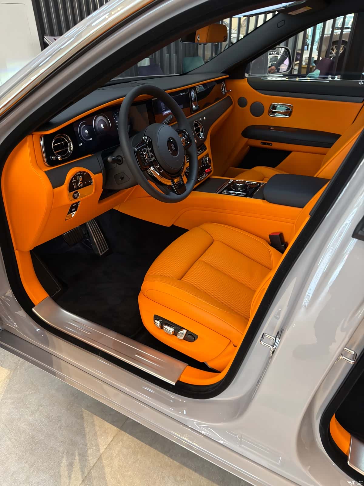 Rolls-Royce Ghost, 1900 8