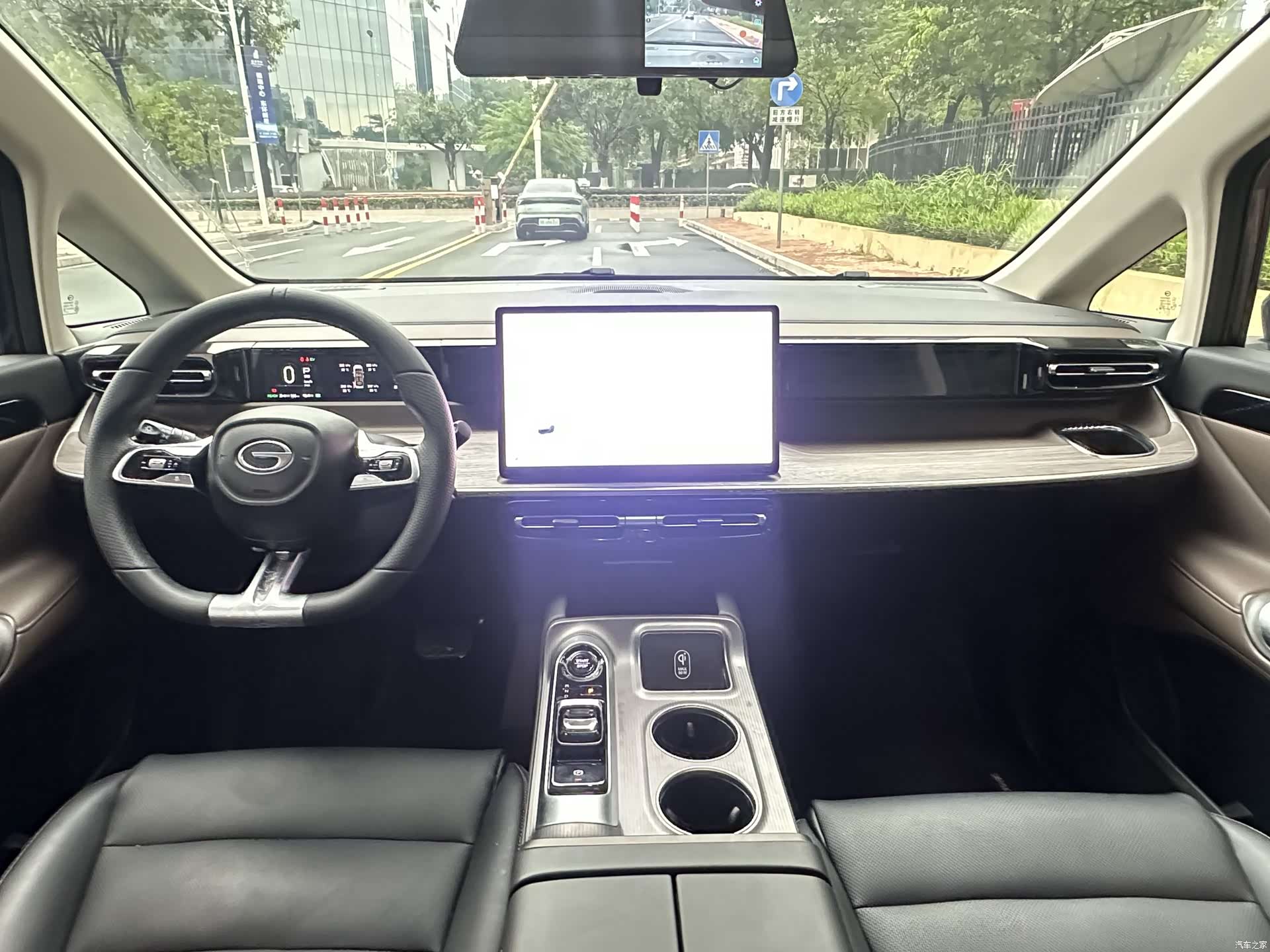 Trumpchi E8, 2024 12