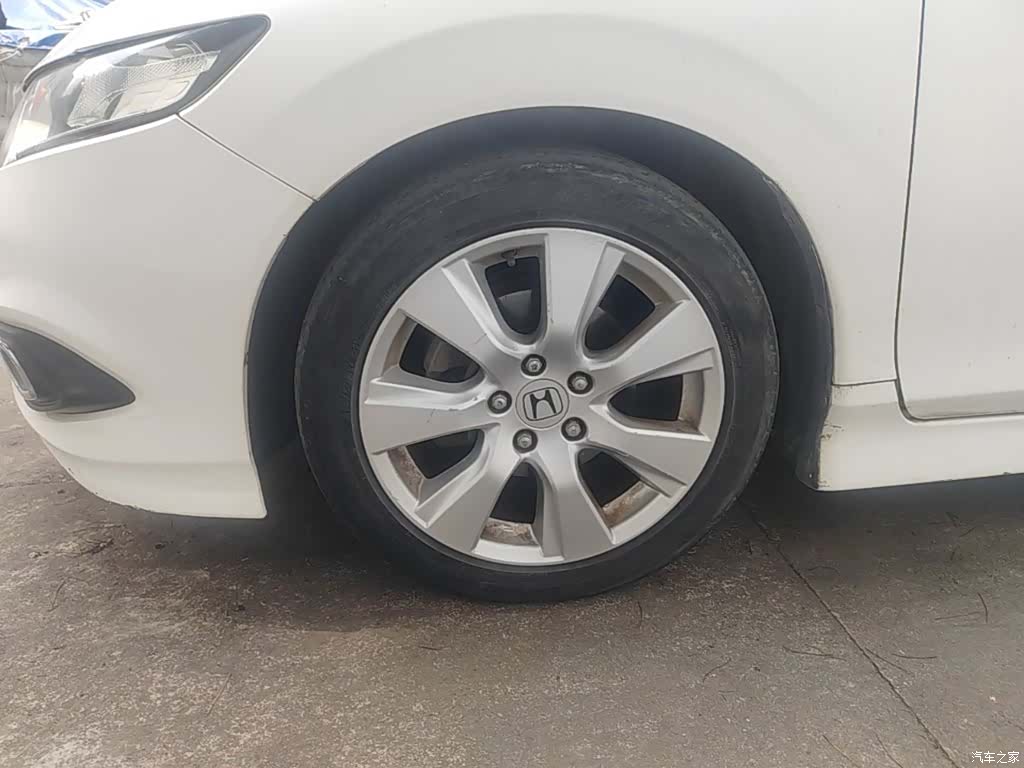 Honda Jade, 2014 23