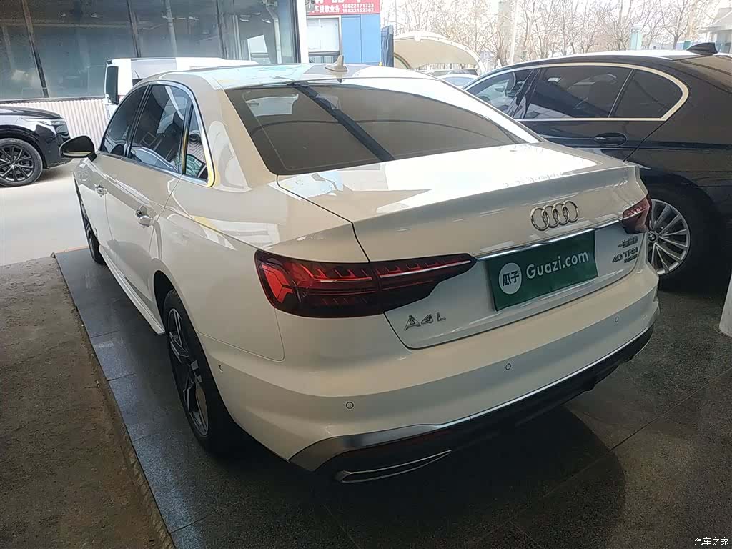Audi A4L, 2021 все фото