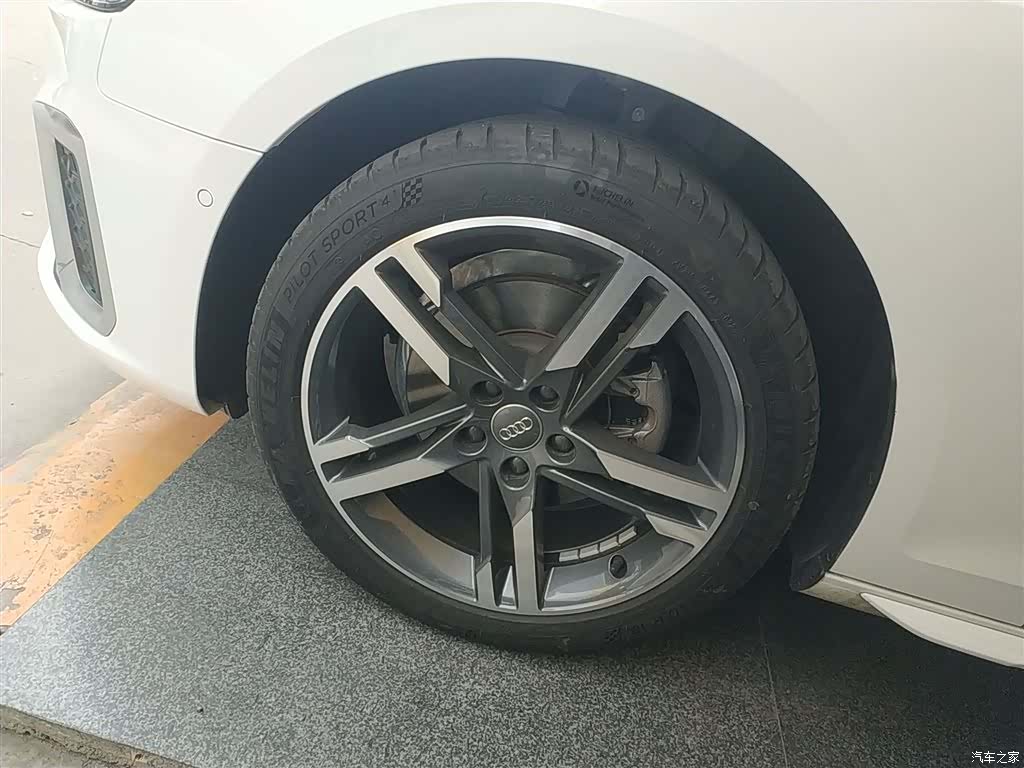 Audi A4L, 2021 23