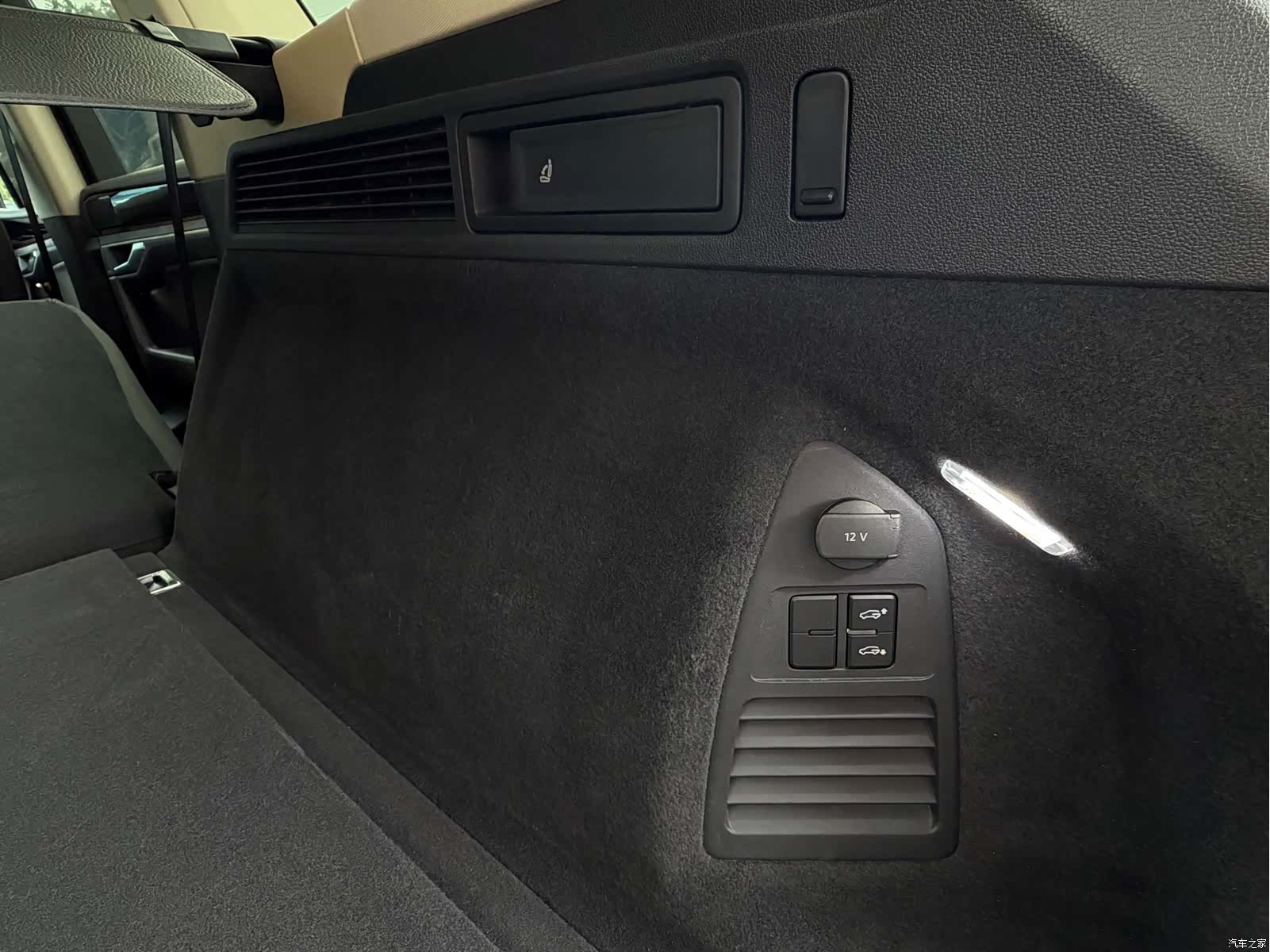 Volkswagen Touareg, 2020 23