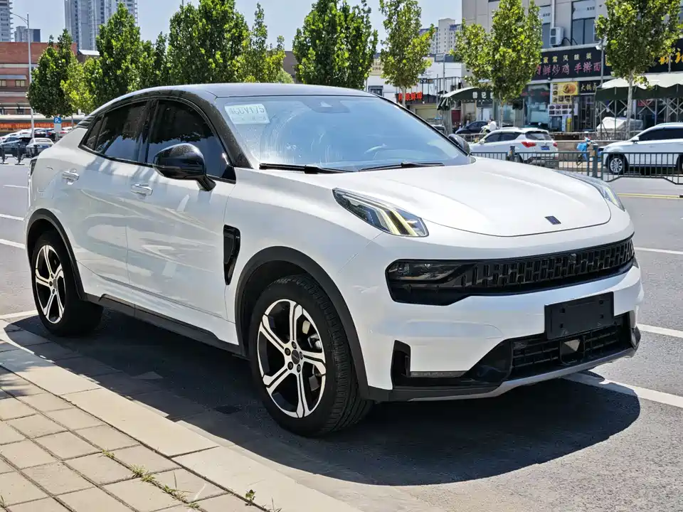 Lynk & Co 05