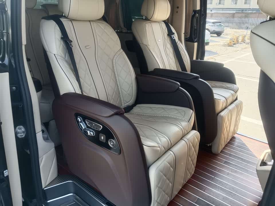 Mercedes-Benz V-class