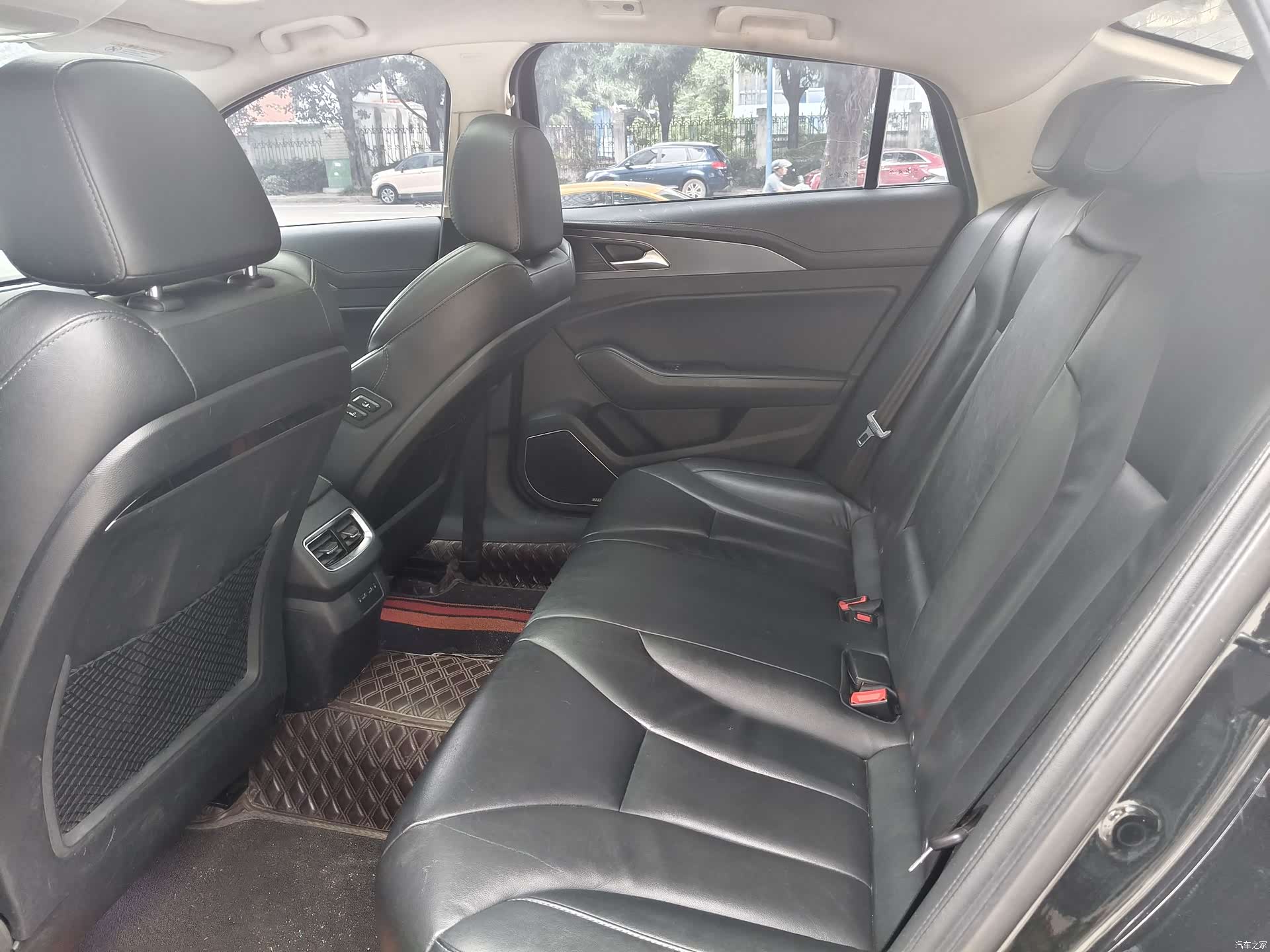 Hongqi H5, 2021 12