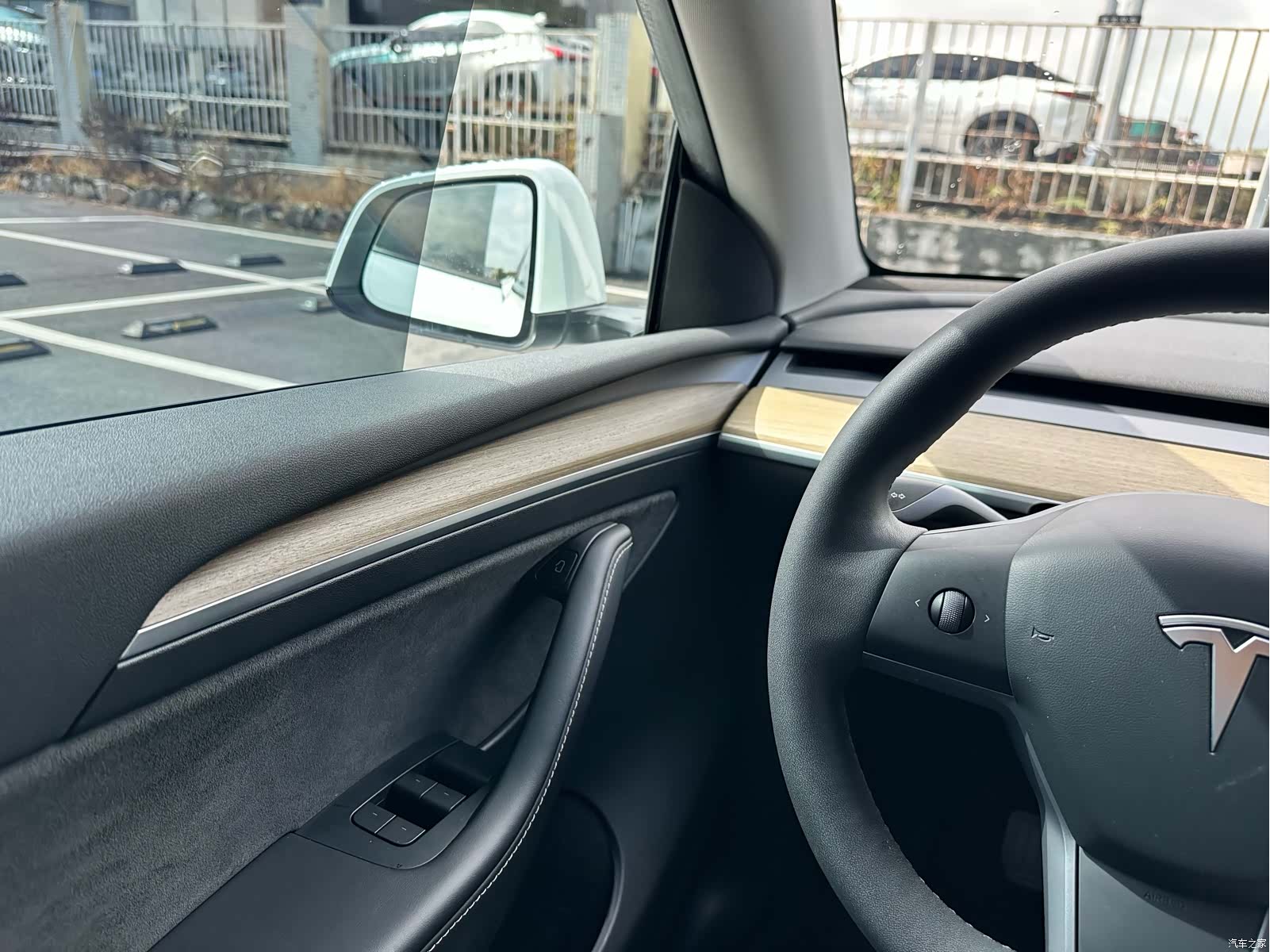 Tesla Model Y, 2023 13