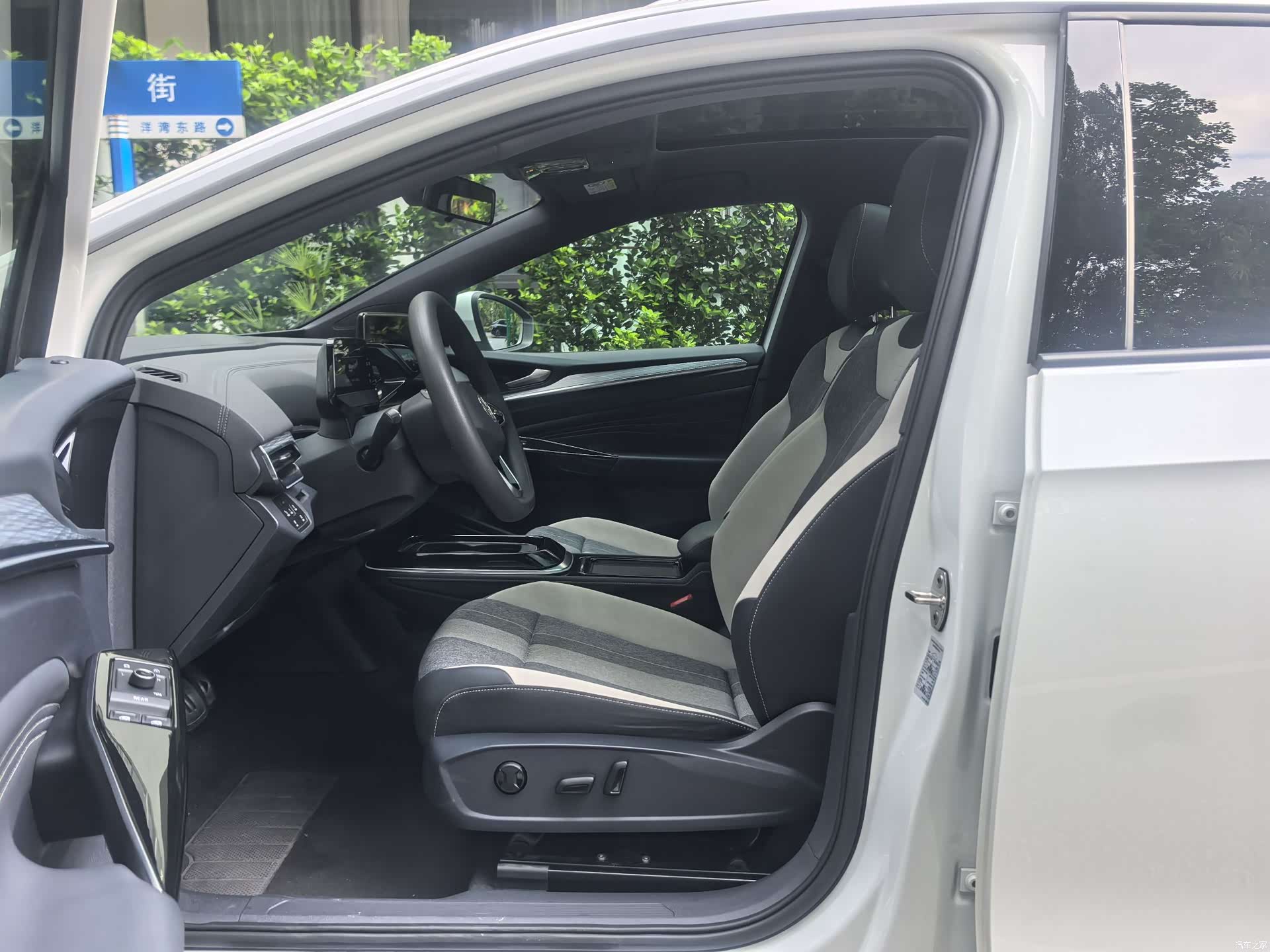 Volkswagen ID.4, 2023 7