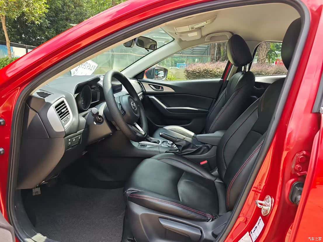 Mazda Mazda3, 2018 все фото