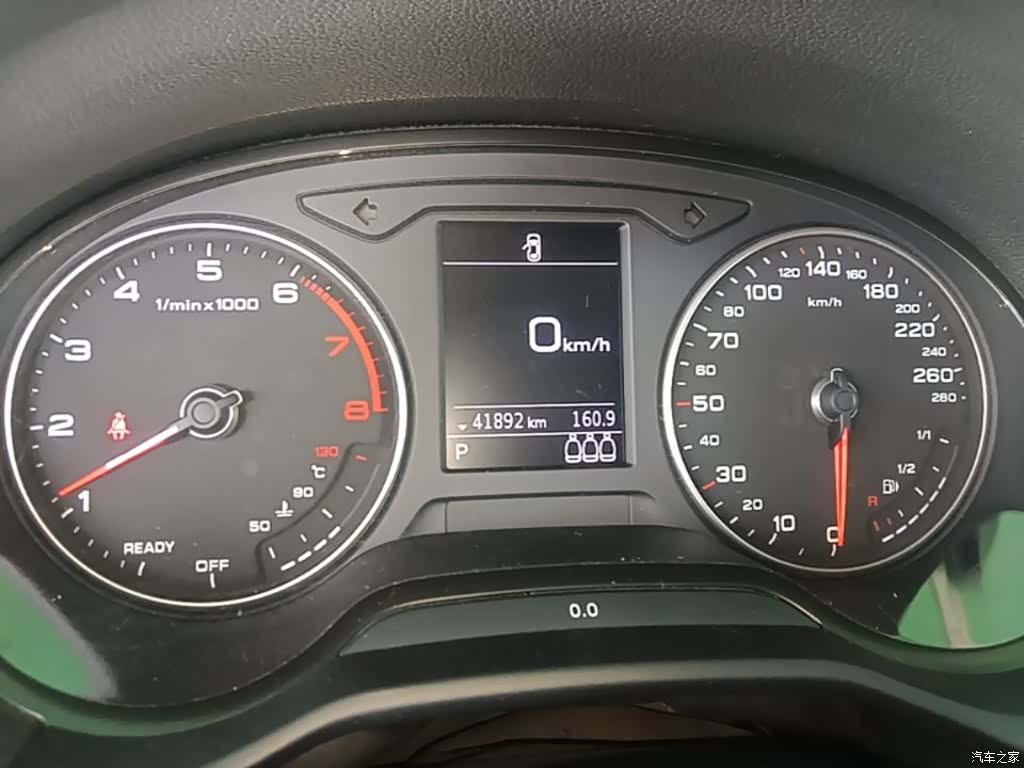 Audi Q2L, 2019 8