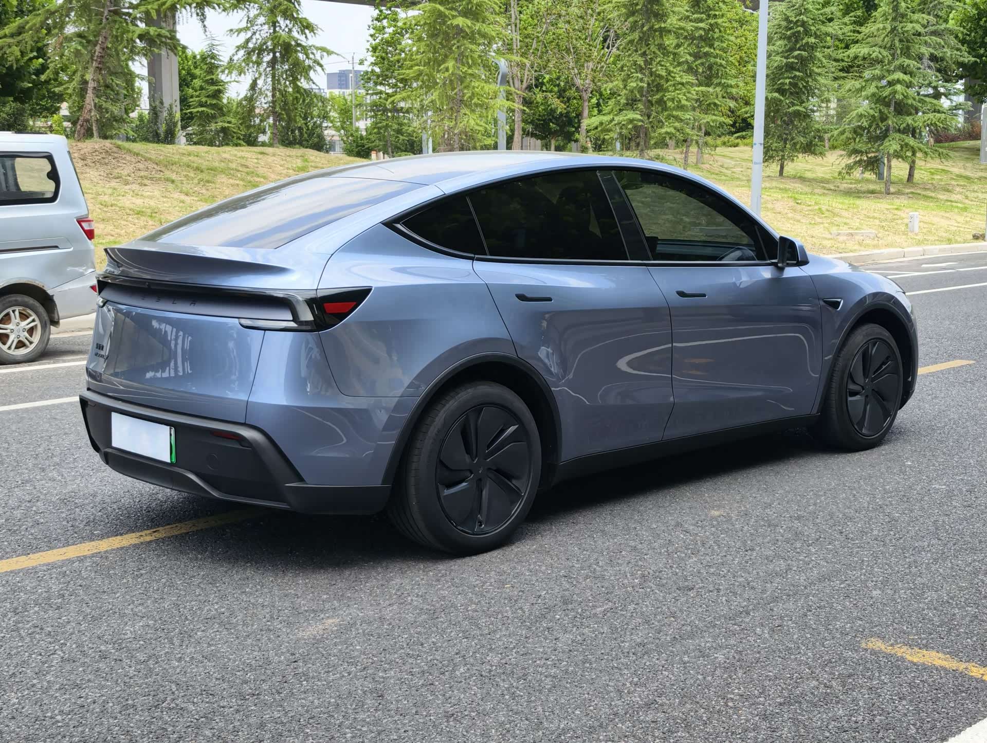 Tesla Model Y, 2026 4