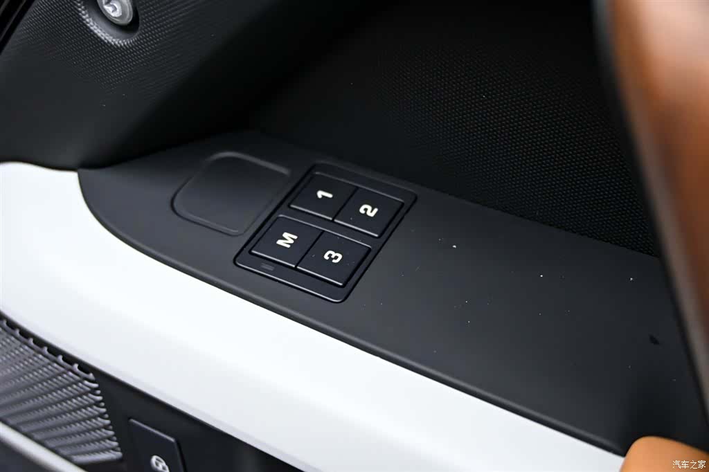 Land Rover Defender, 2024 30