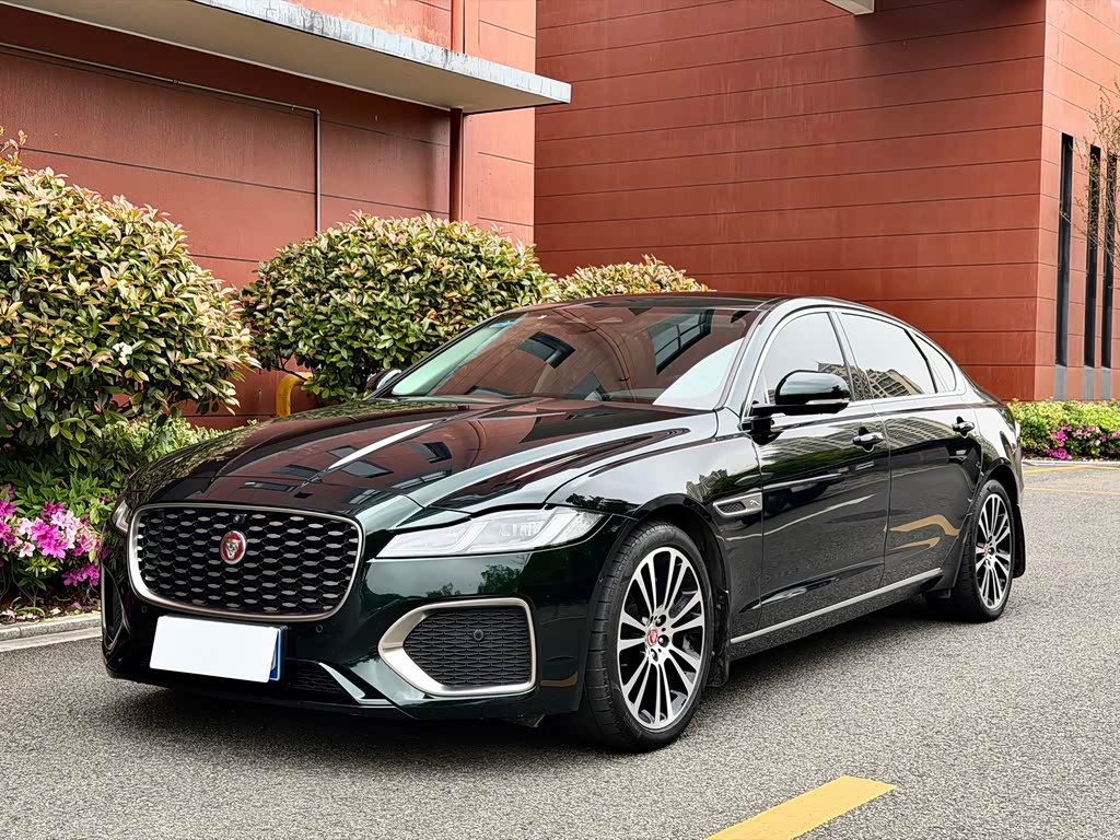 Jaguar XFL