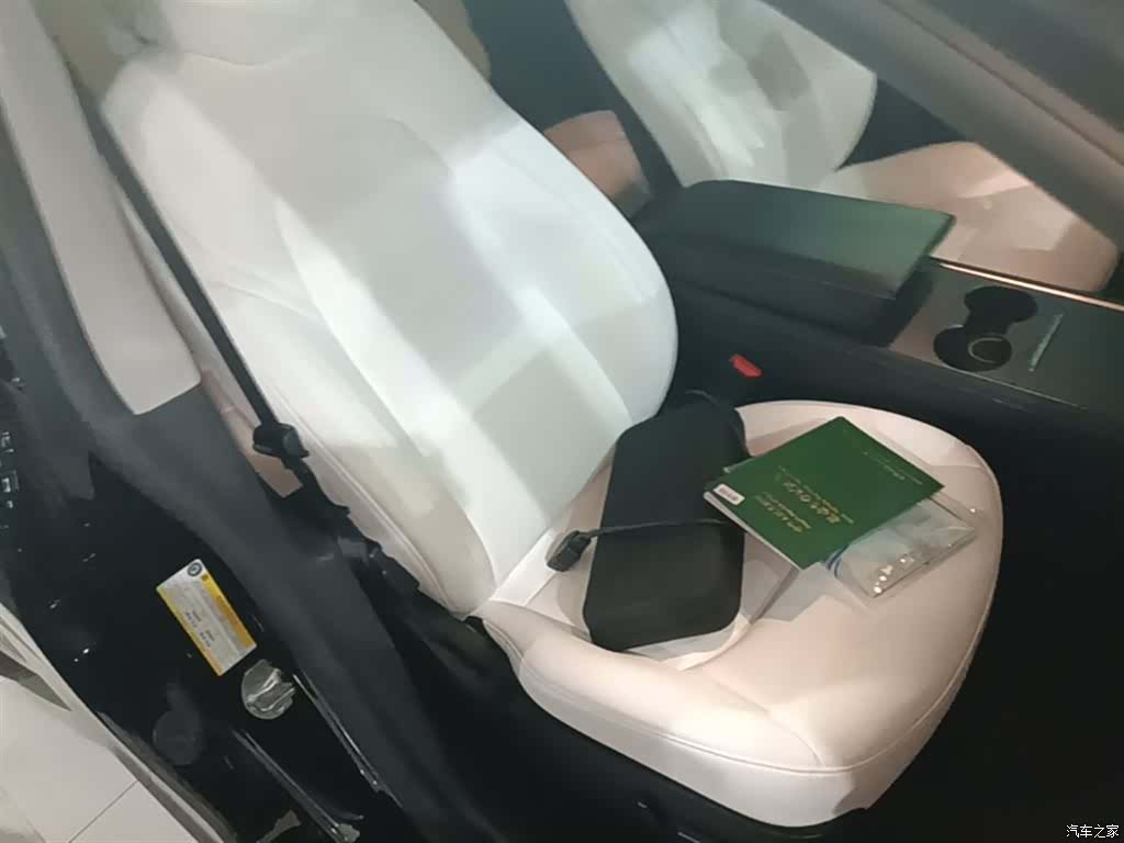 Tesla Model Y, 2023 25