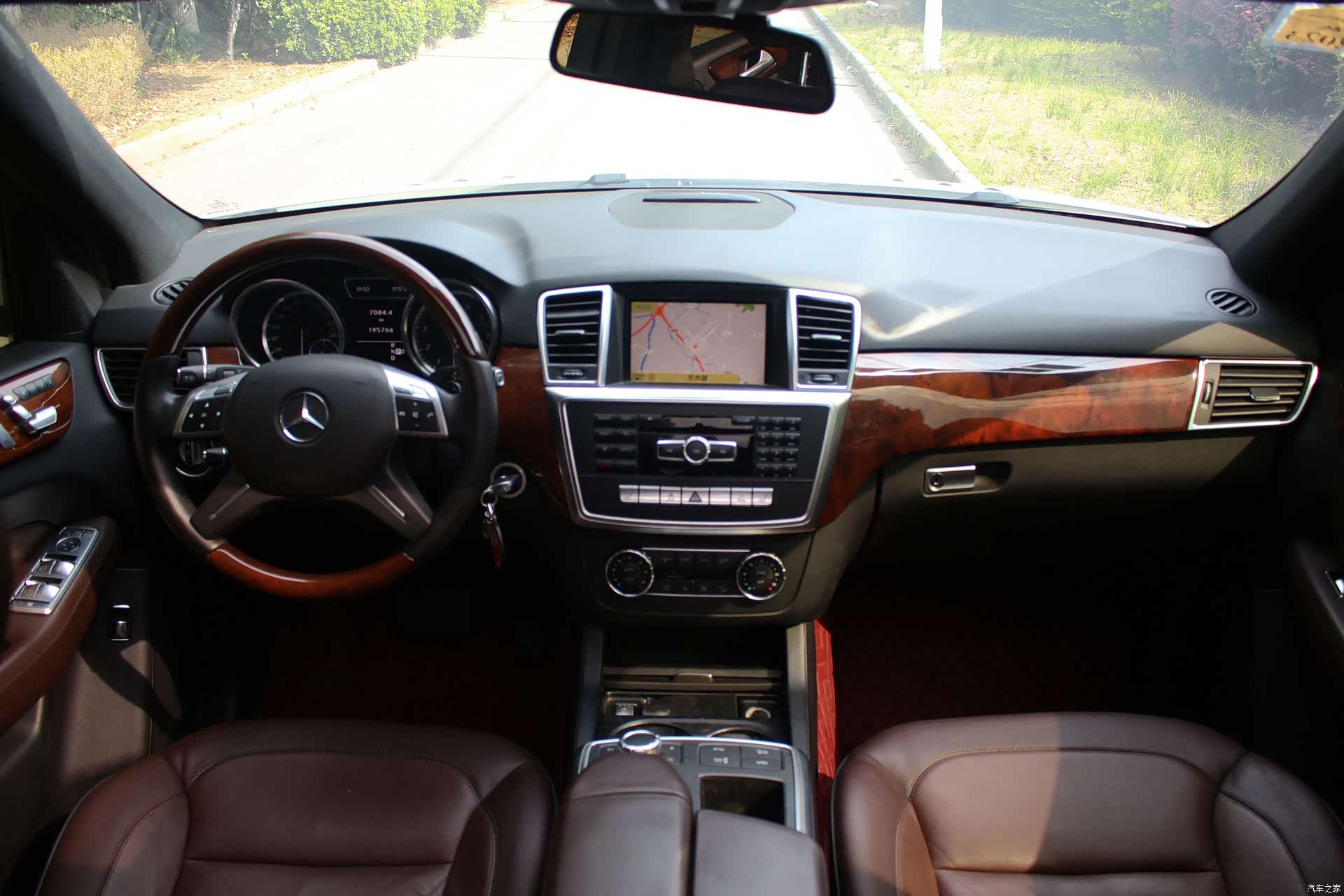 Mercedes-Benz M-Class, 2012 12